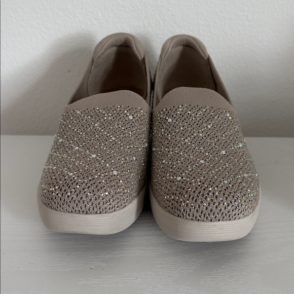 Martha Stewart x Skechers Pier Lite Vegan Sparkle Wedges Beige - Picture 4 of 5